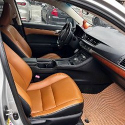 Lexus CT200H - фото 4