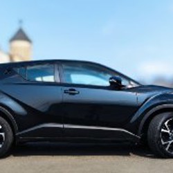 Toyota C-HR XLE - фото 2