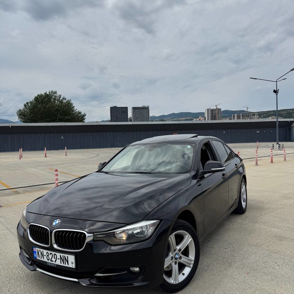 BMW F30