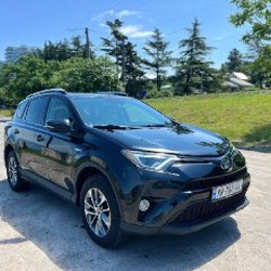 Toyota RAV 4 XLE - фото 2