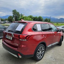 Mitsubishi Outlander SE - фото 2