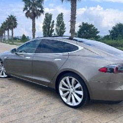 Tesla Model S 85D - фото 5