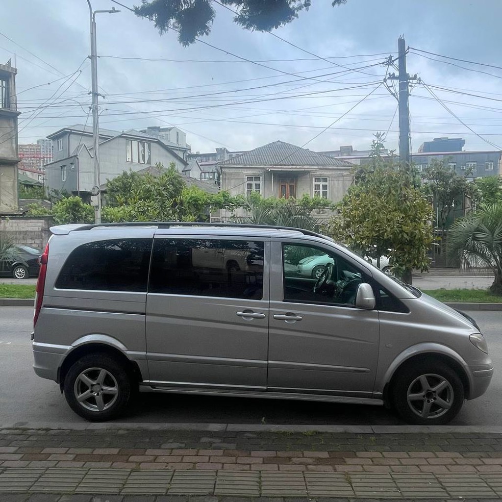 Автомобиль 2005г