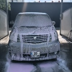 Toyota Alphard - фото 2