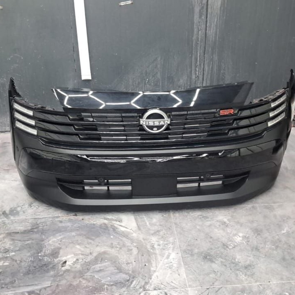 Передний бампер Nissan Kicks