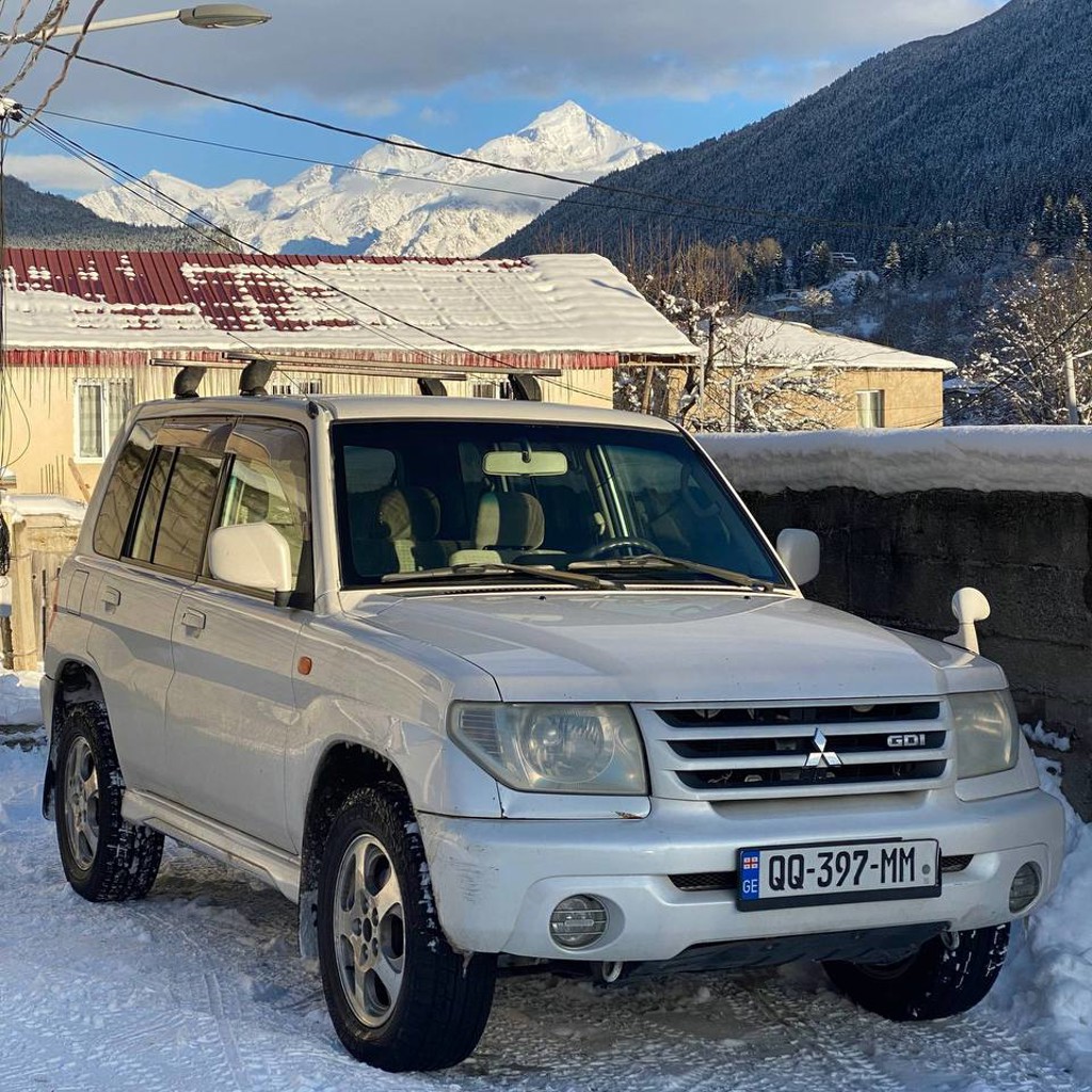 Mitsubishi Pajero IO