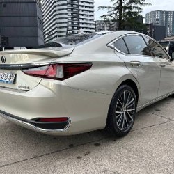 Lexus ES 300h - фото 5