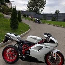 Ducati 848 EVO - фото 3