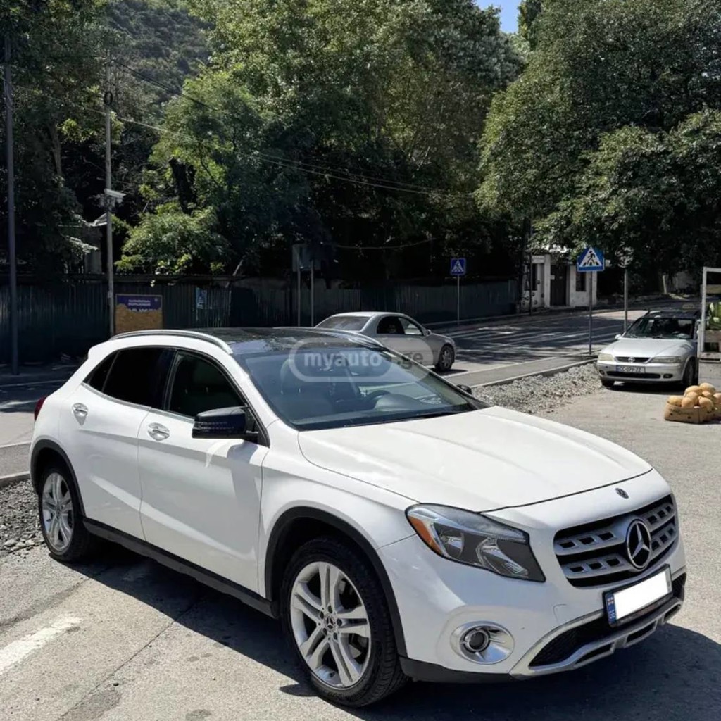 Mercedes-Benz GLA 250
