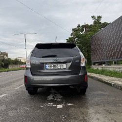 Toyota Prius V - фото 4