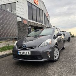 Toyota Prius V - фото 10