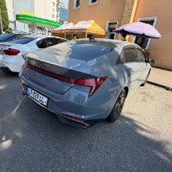 Hyundai Elantra 2022 - фото 3