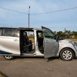 Toyota Sienta - фото 3