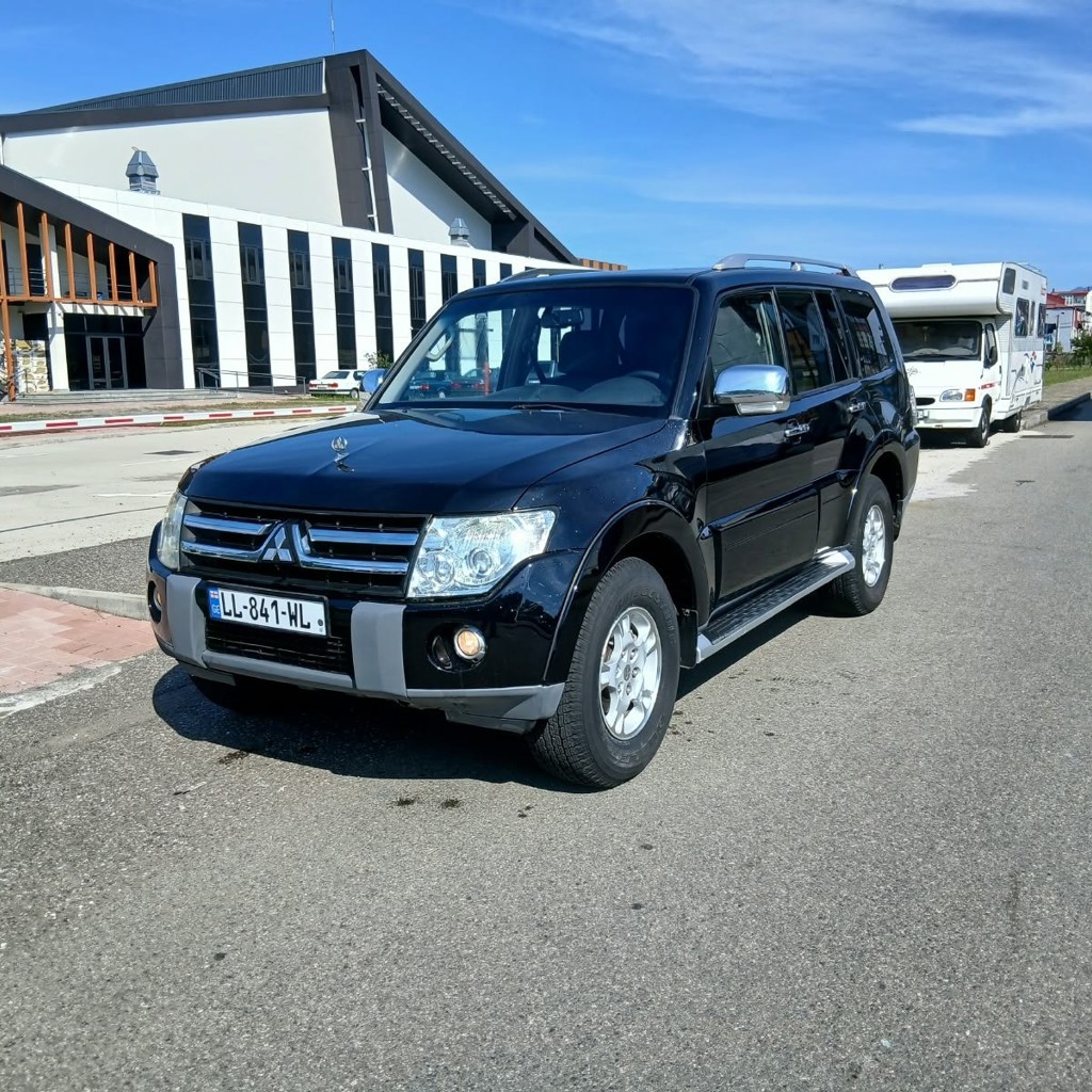 Mitsubishi Pajero 4 Wagon