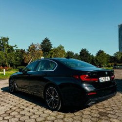 BMW 530e - фото 6