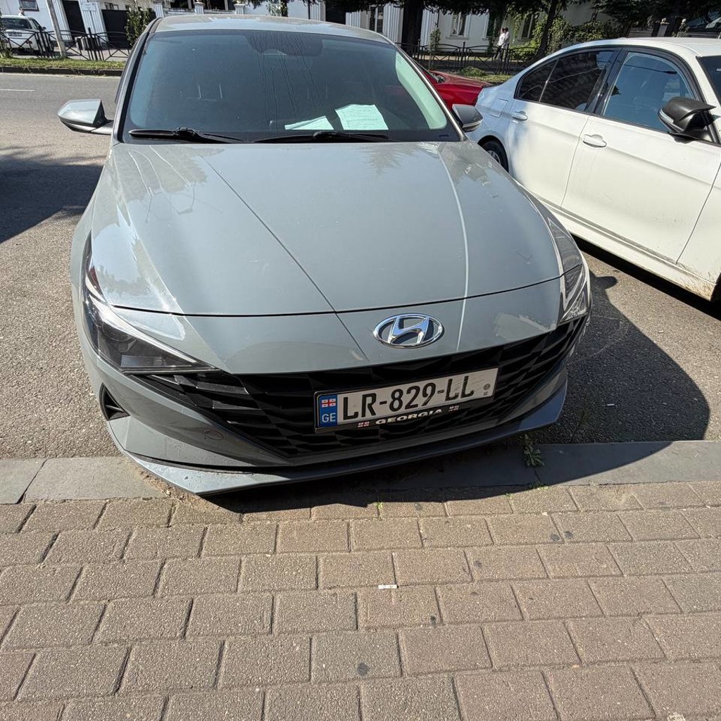 Hyundai Elantra 2022