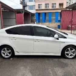 Toyota Prius - фото 2