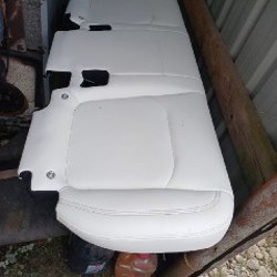 Сиденья на Tesla Model Y - фото 2