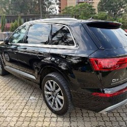 Audi Q7 - фото 6