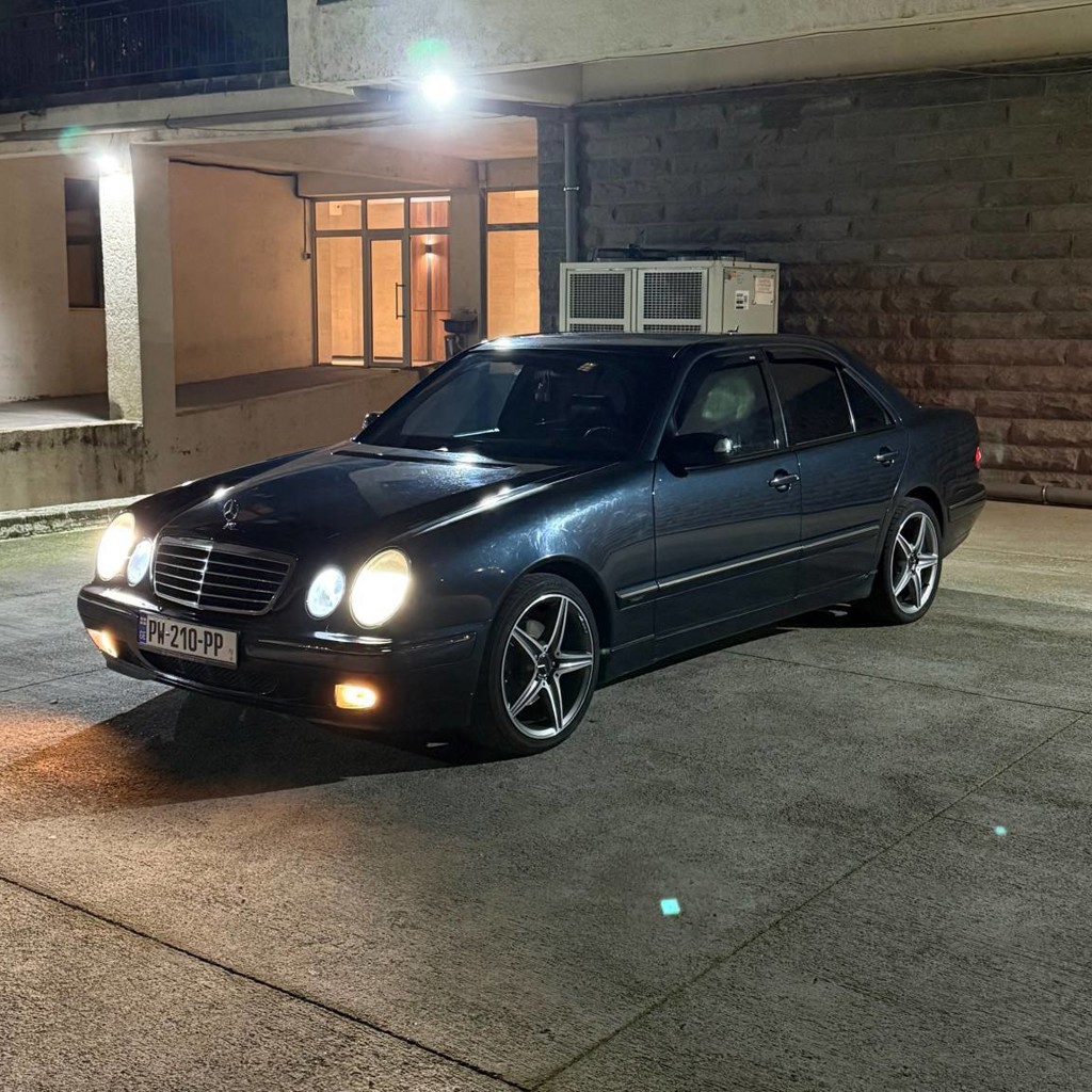 Mercedes Benz W210 E320