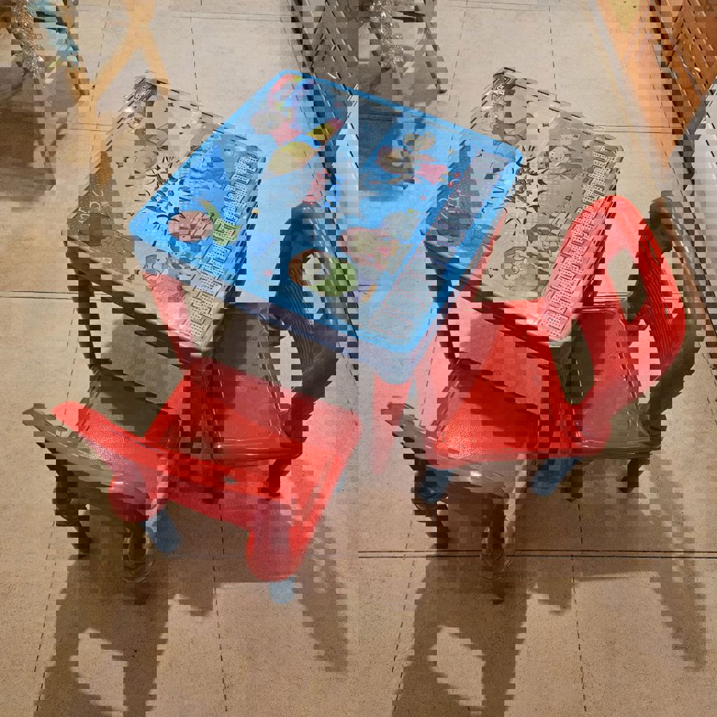 Детский стол и стульчики