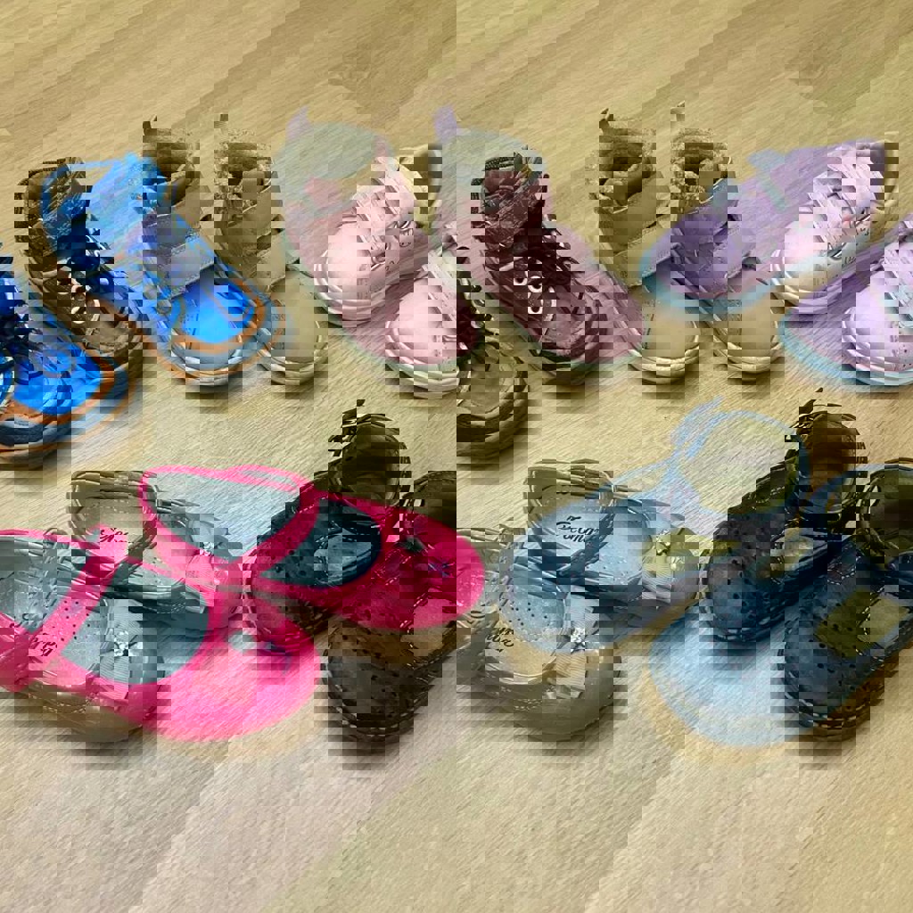 Голубые кожаные ботиночки Antilopa