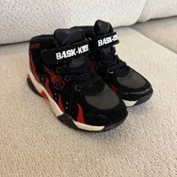 Белые кроссовки - фото 1