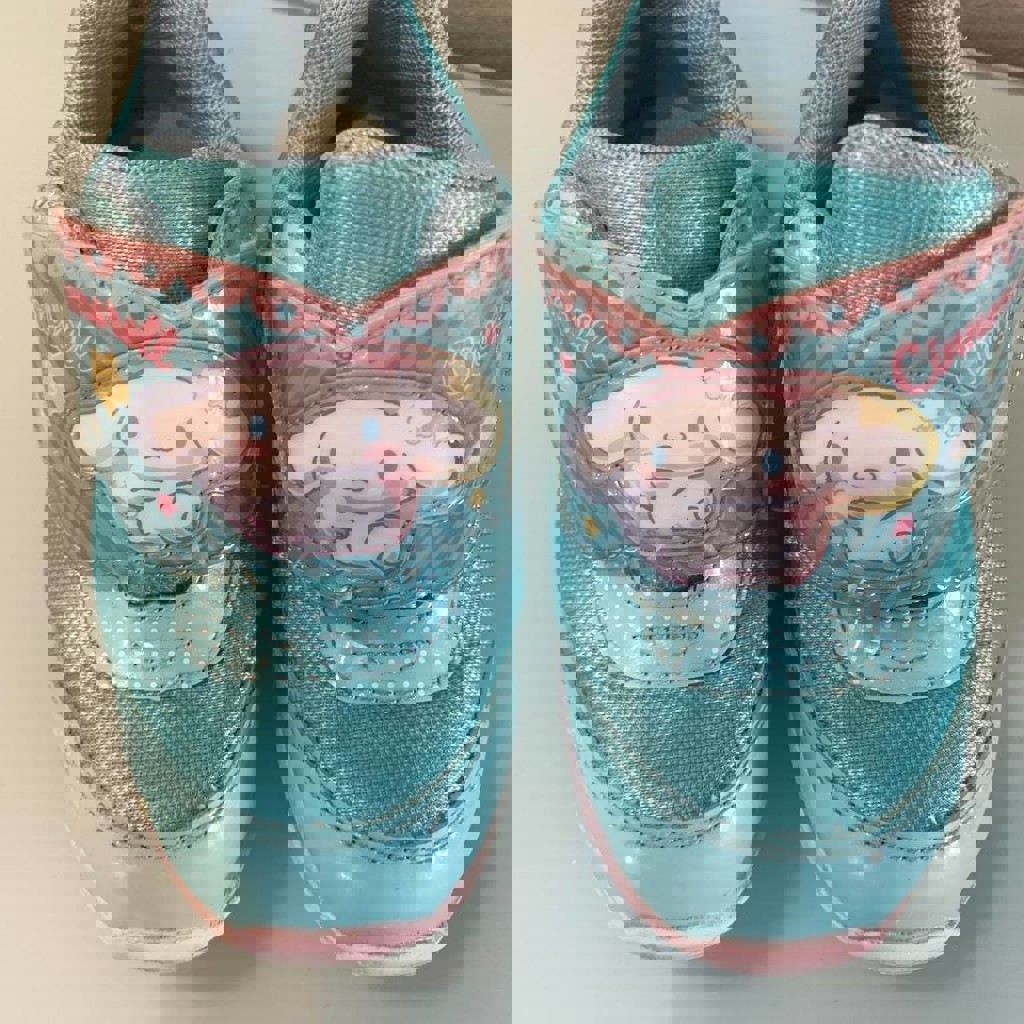 Розовые кроссовки