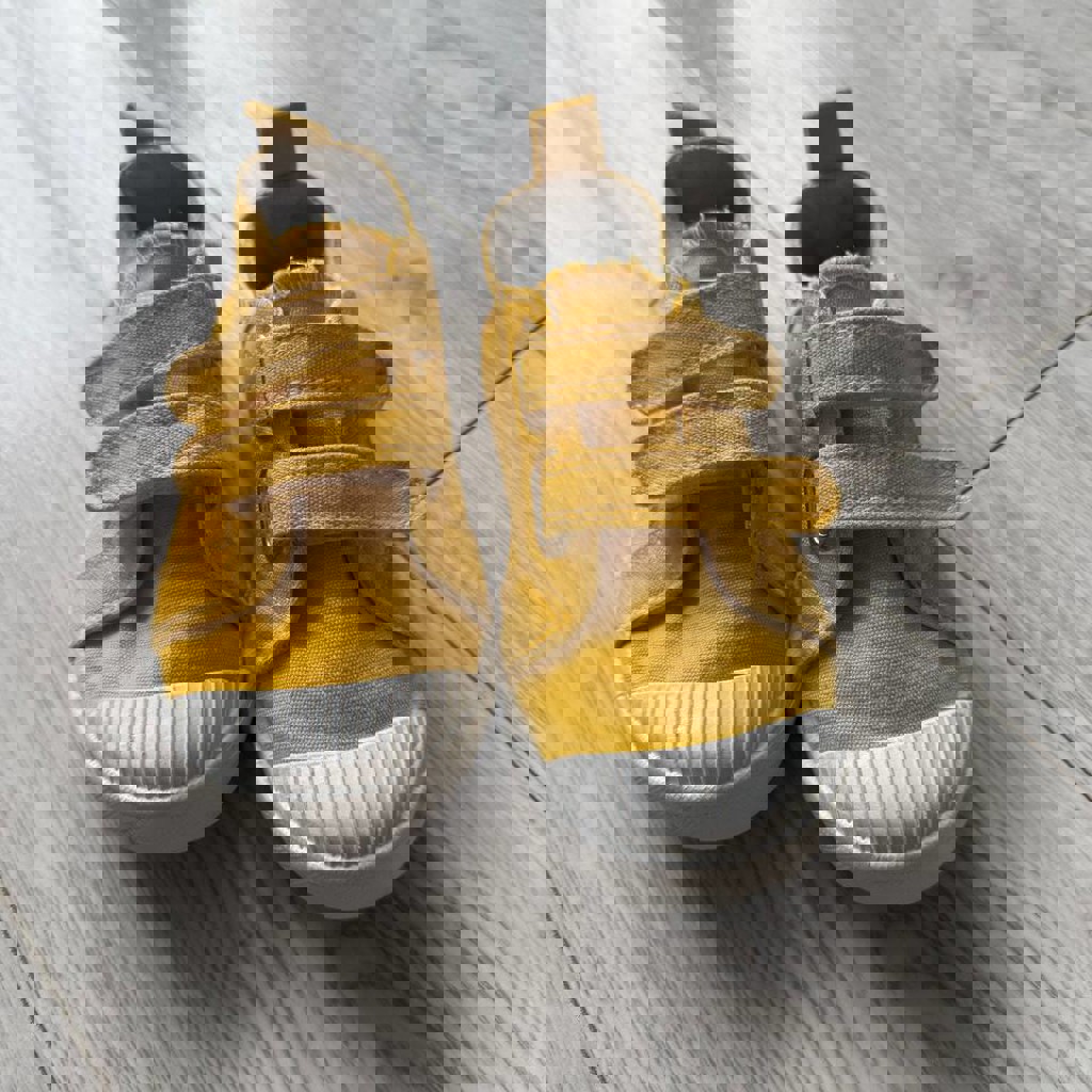 Мягкие таканевые кеды