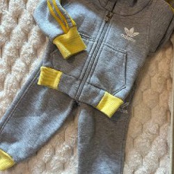 Пакет вещей и обувь - фото 3