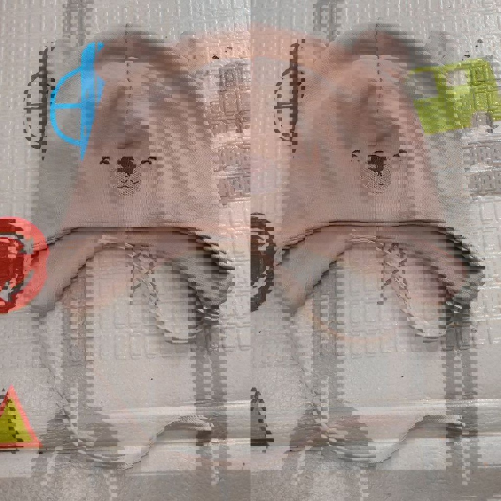 Шапочка в виде мишки