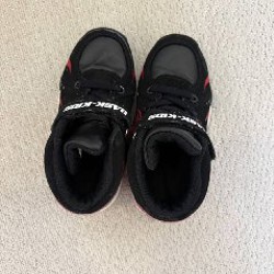 Белые кроссовки - фото 1