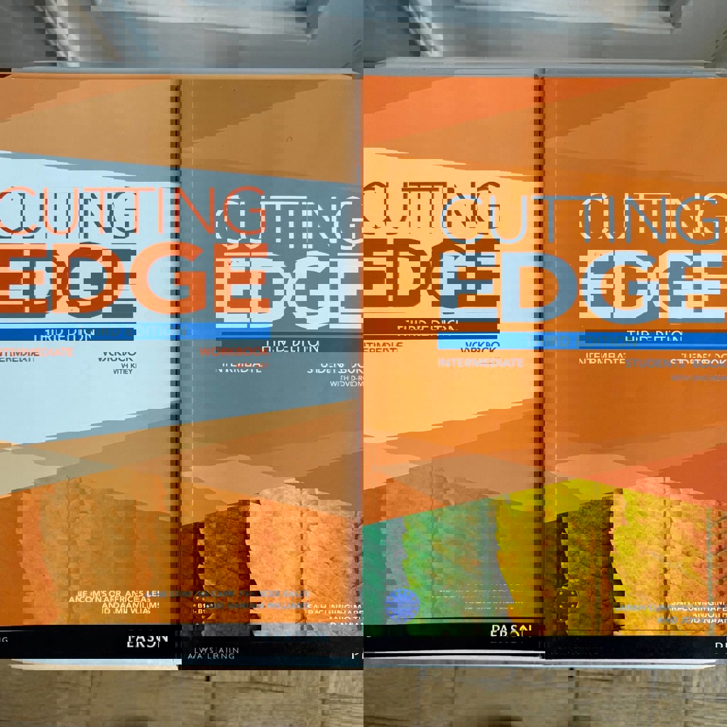 Учебник и рабочая тетрадь по английскому