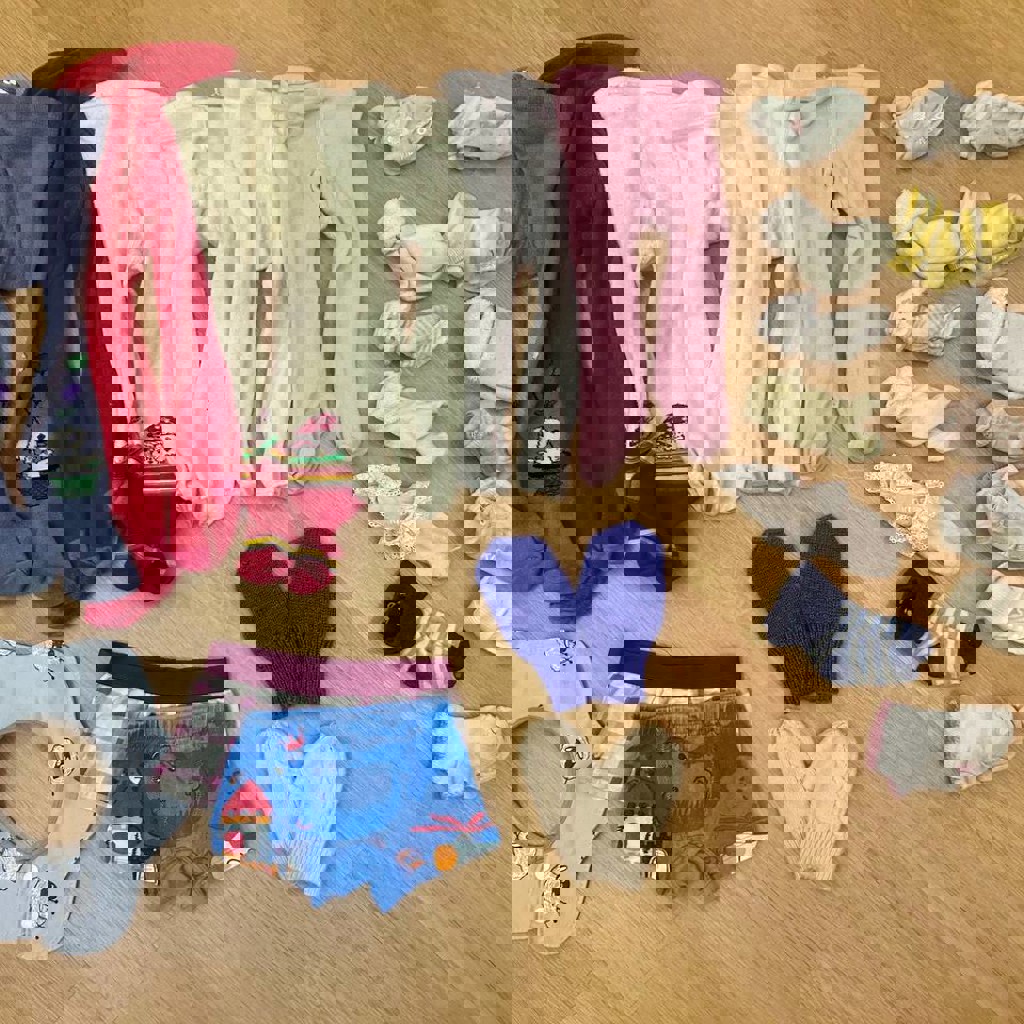 Колготки, носочки, трусики, варежки, слюнявчик