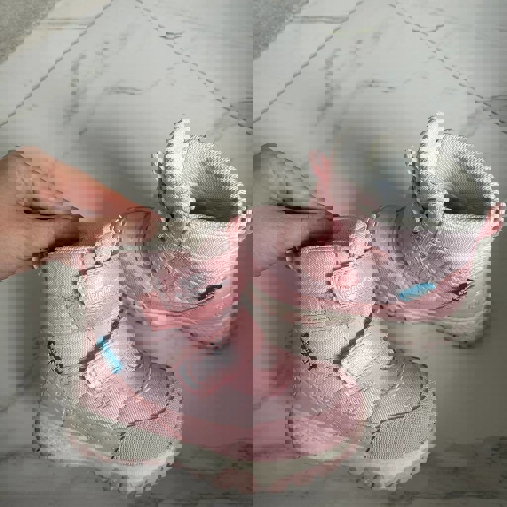 Непромокаемые ботинки