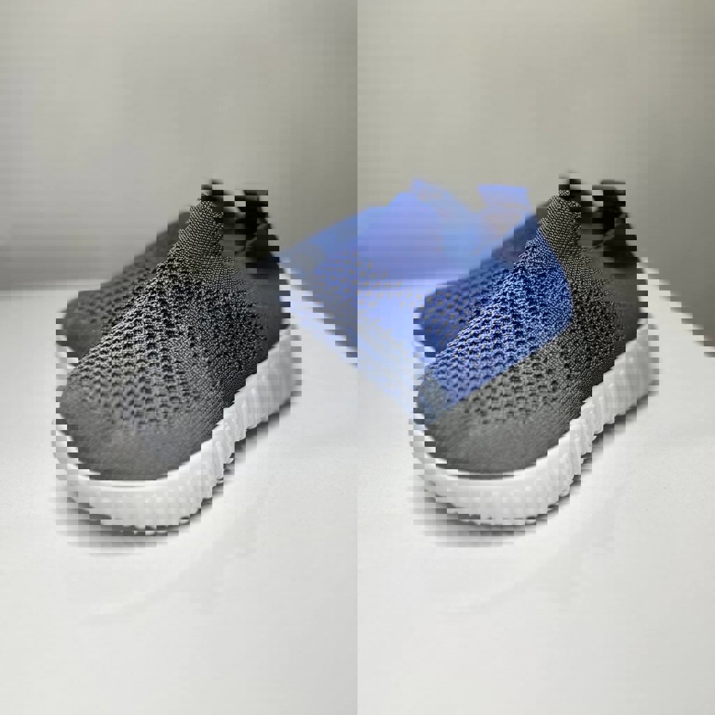 Кроссовки новые