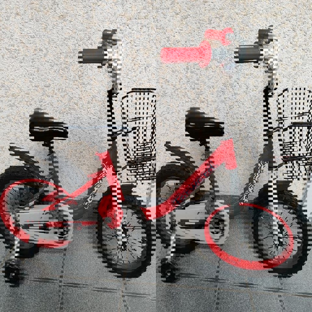 Четырехколесный велосипед