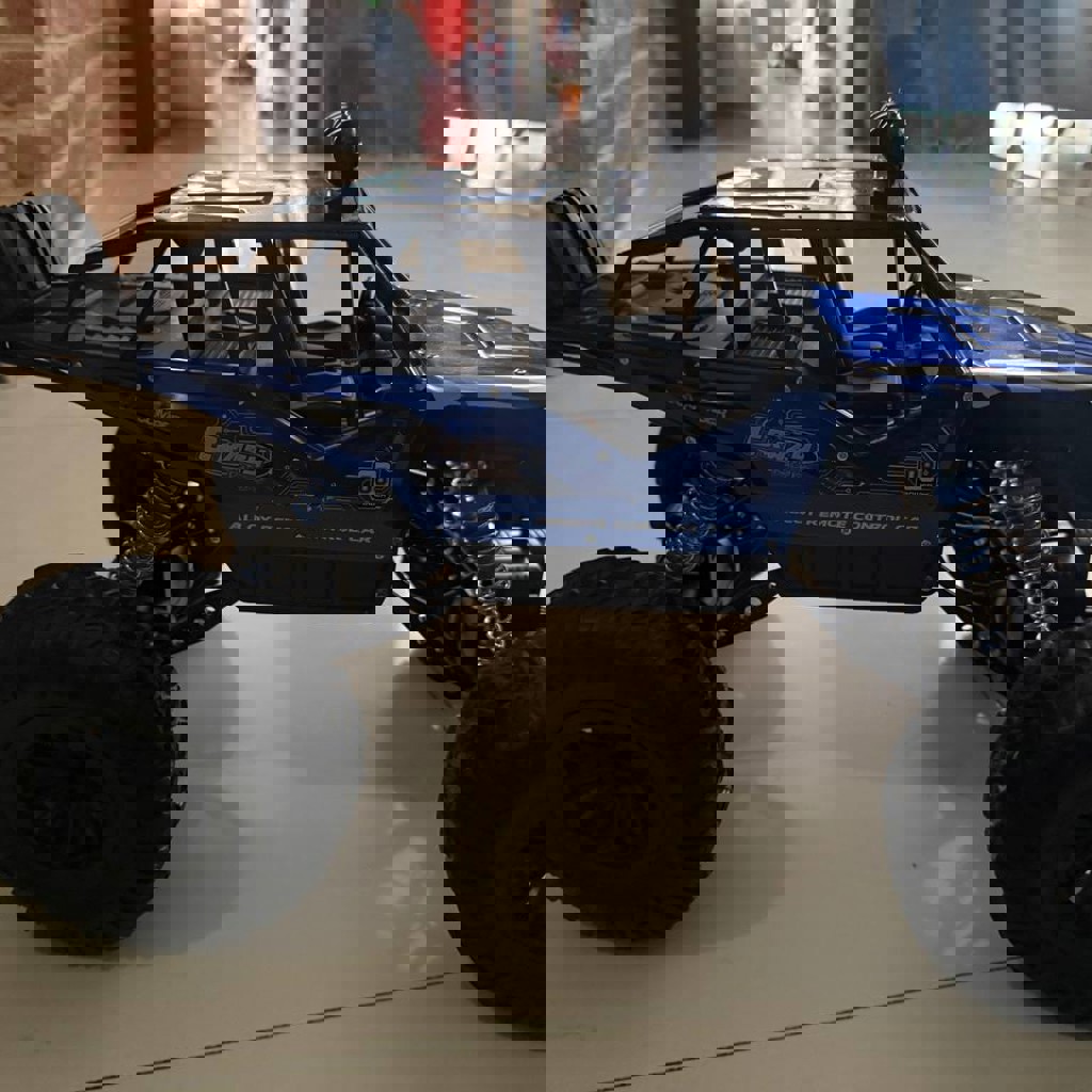 Машинка на пульте управления