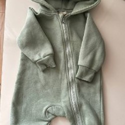 Вязаный комбинезон с пинетками - фото 1