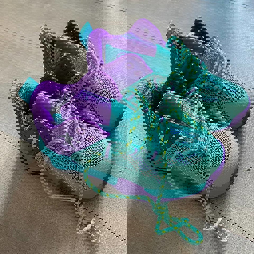 Новые кроссовки