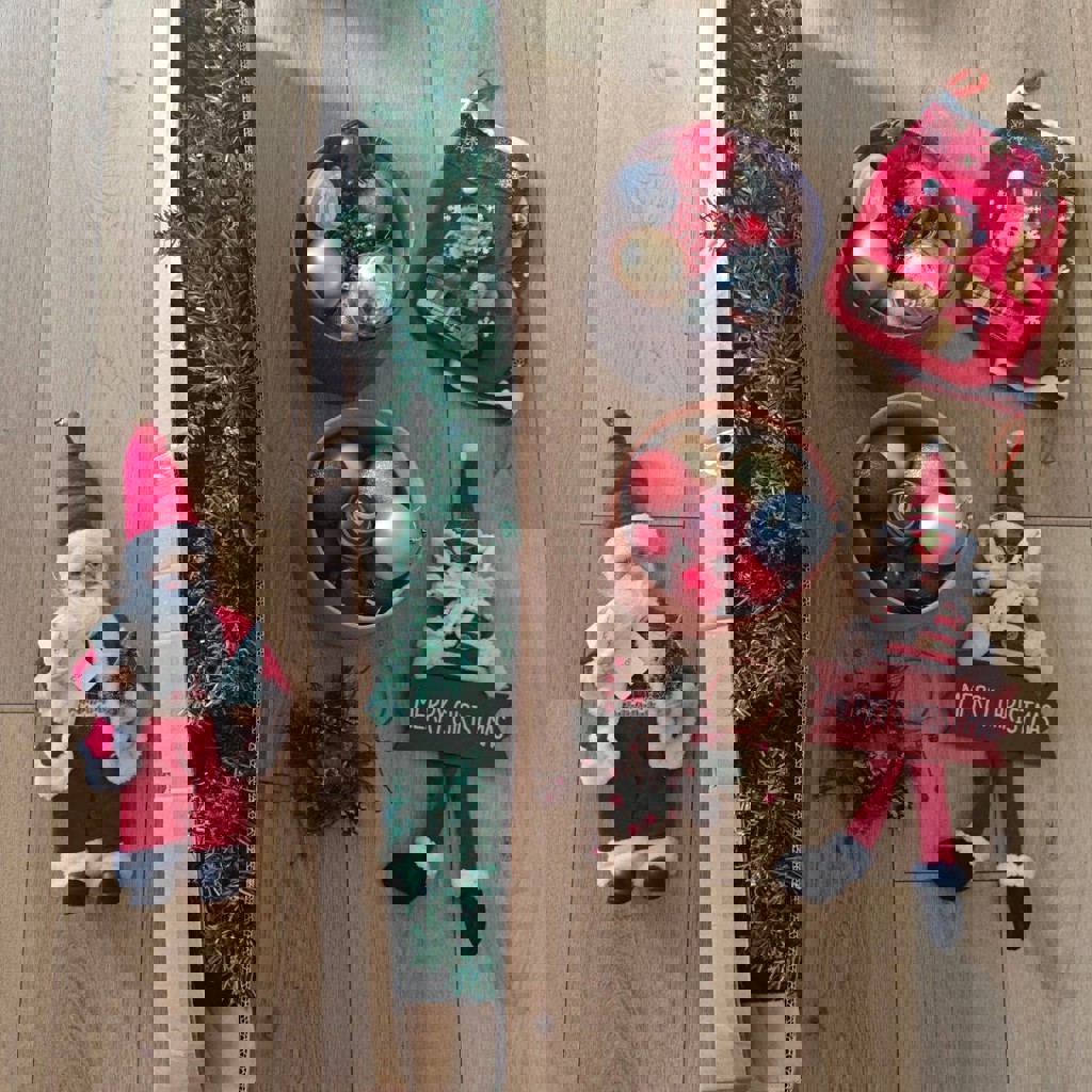 Елка с игрушками