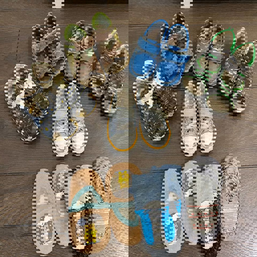 Детская обувь и тапочки