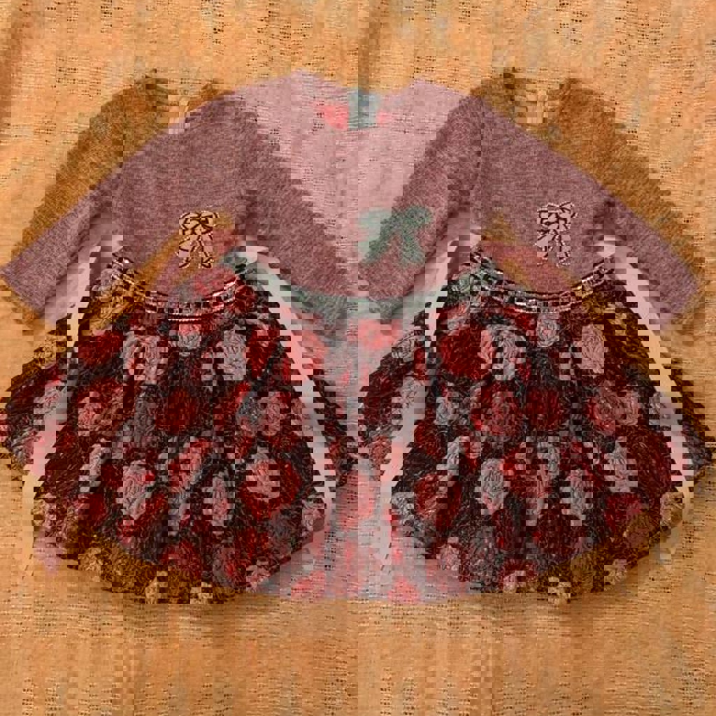 Розовое нарядное платье