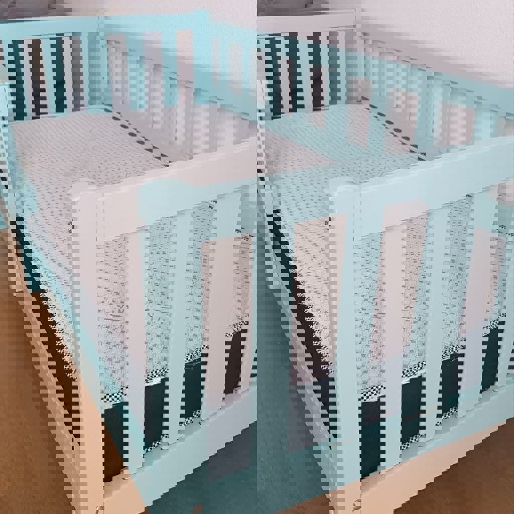 Детская кровать с матрацем