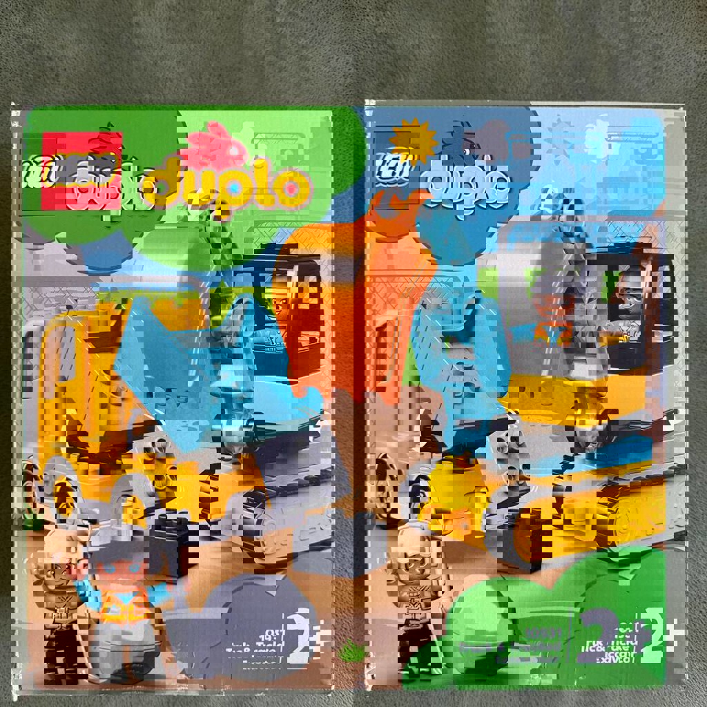 LEGO DUPLO Строительный грузовик и гусеничный экскаватор