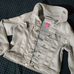 Фирменная одежда для девочки - фото 2