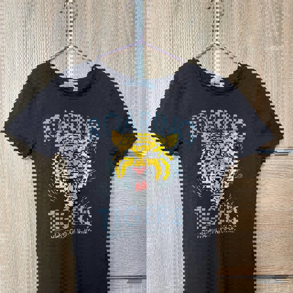 Футболка с пайетками