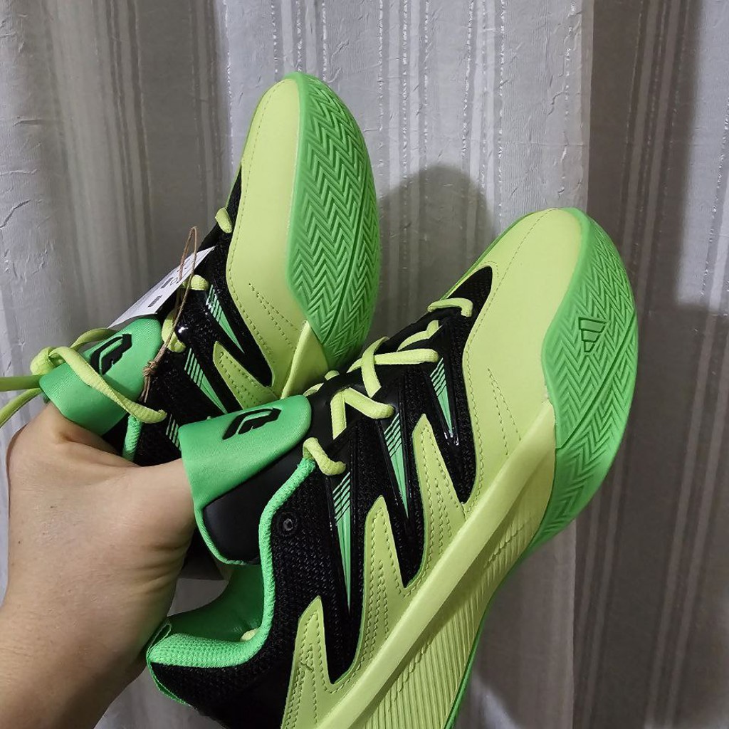 Кроссовки Adidas