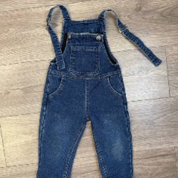 Джинсовый комбинезон H&M с кофтой - фото 1