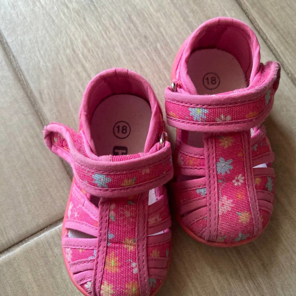 Синие сандалии